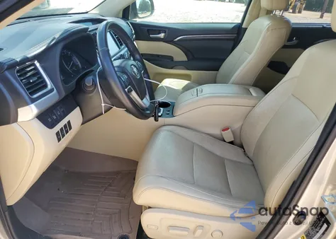 2015 Toyota Highlander Limited z USA, uszkodzony, nr VIN 5TDYKRFH7FS049247